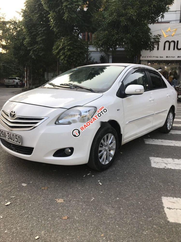 Cần bán gấp Toyota Vios MT sản xuất 2011, màu trắng, xe nhập-2