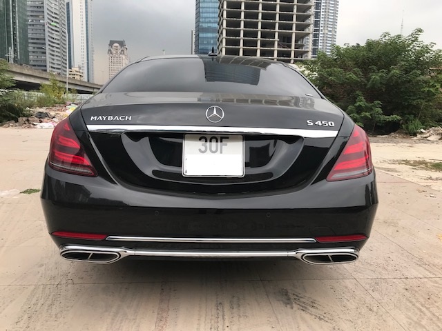 Bán xe Mercedes S450 Maybach màu đen, xe siêu mới đi có 7 nghìn km. Xe sản xuất cuối 2017, đăng ký 2018 tên cty biển Hà Nội-3