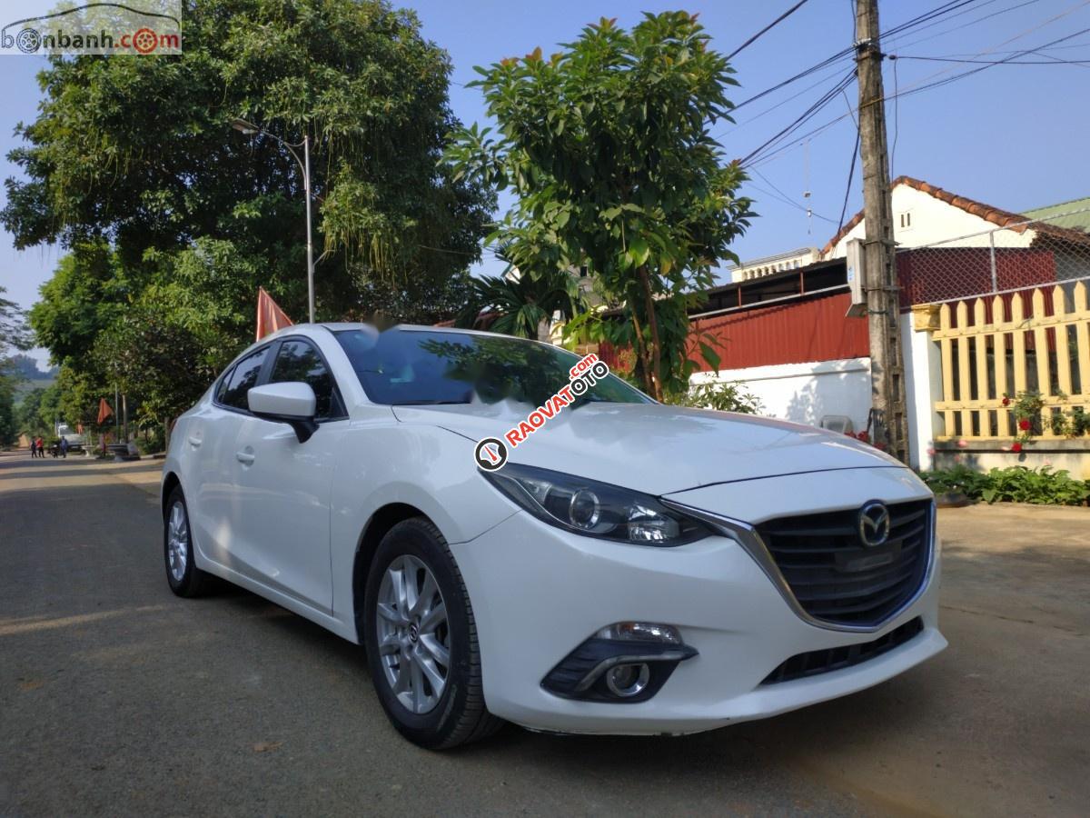 Bán Mazda 3 1.5 AT đời 2016, màu trắng số tự động-9