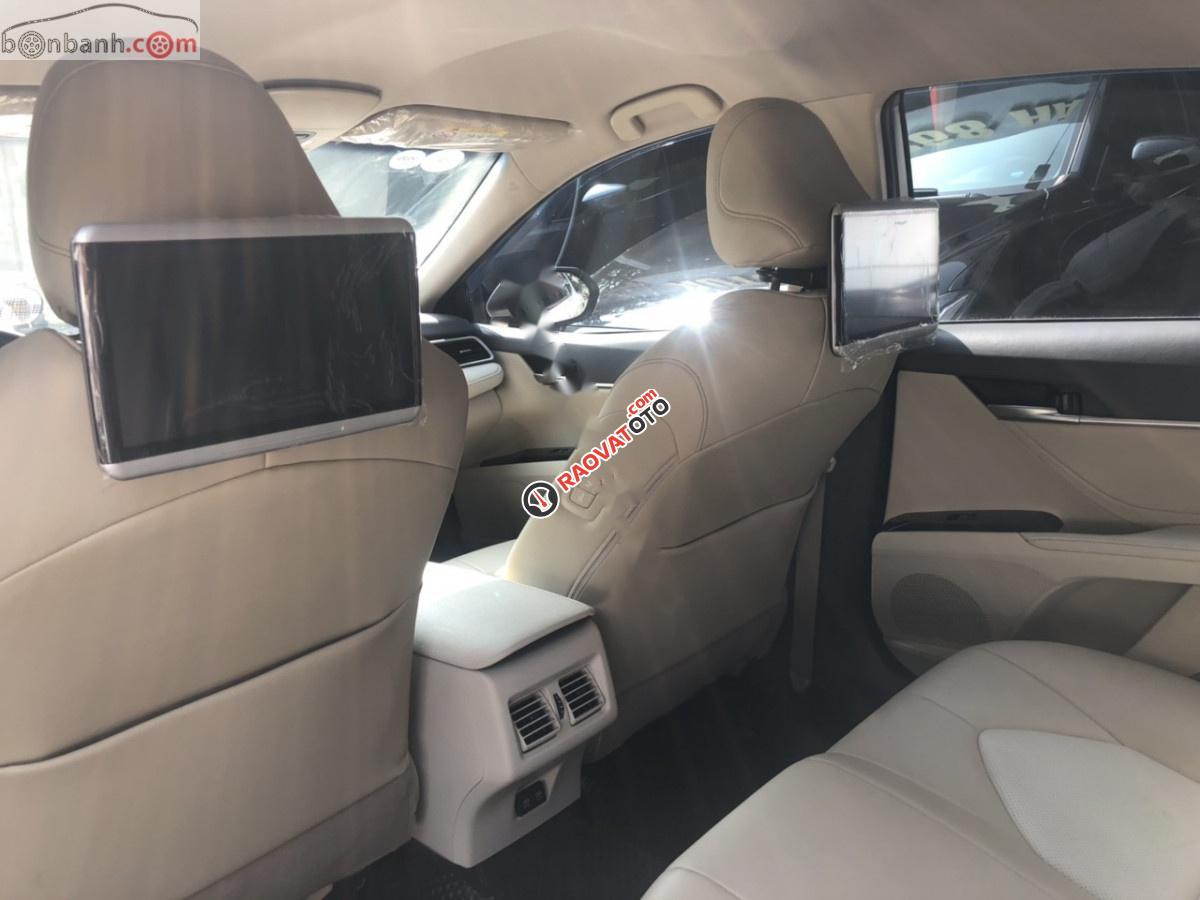 Cần bán Toyota Camry 2019, màu bạc, nhập khẩu-1