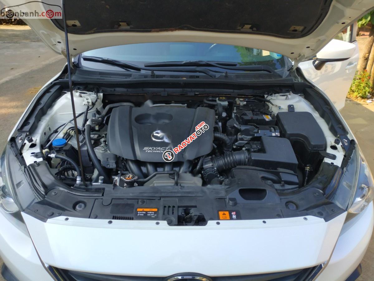 Bán Mazda 3 1.5 AT đời 2016, màu trắng số tự động-0