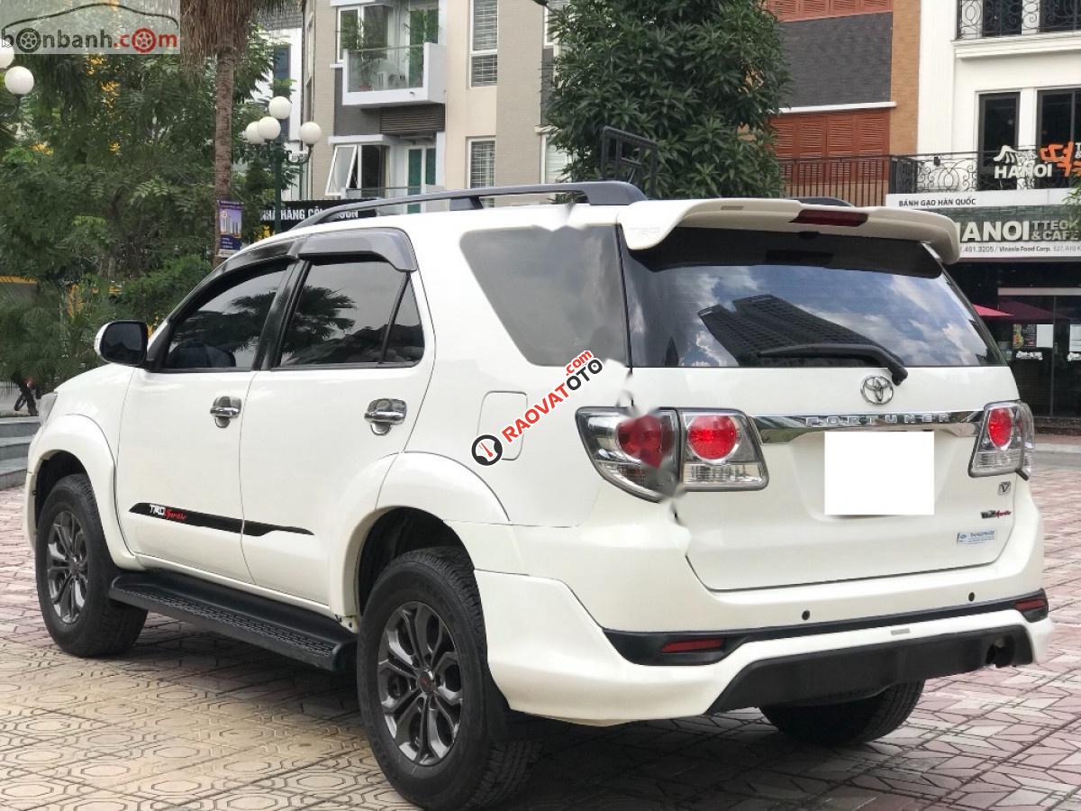 Bán Toyota Fortuner 2.7 V TRD 4x2 đời 2014, màu trắng, giá chỉ 690 triệu-7