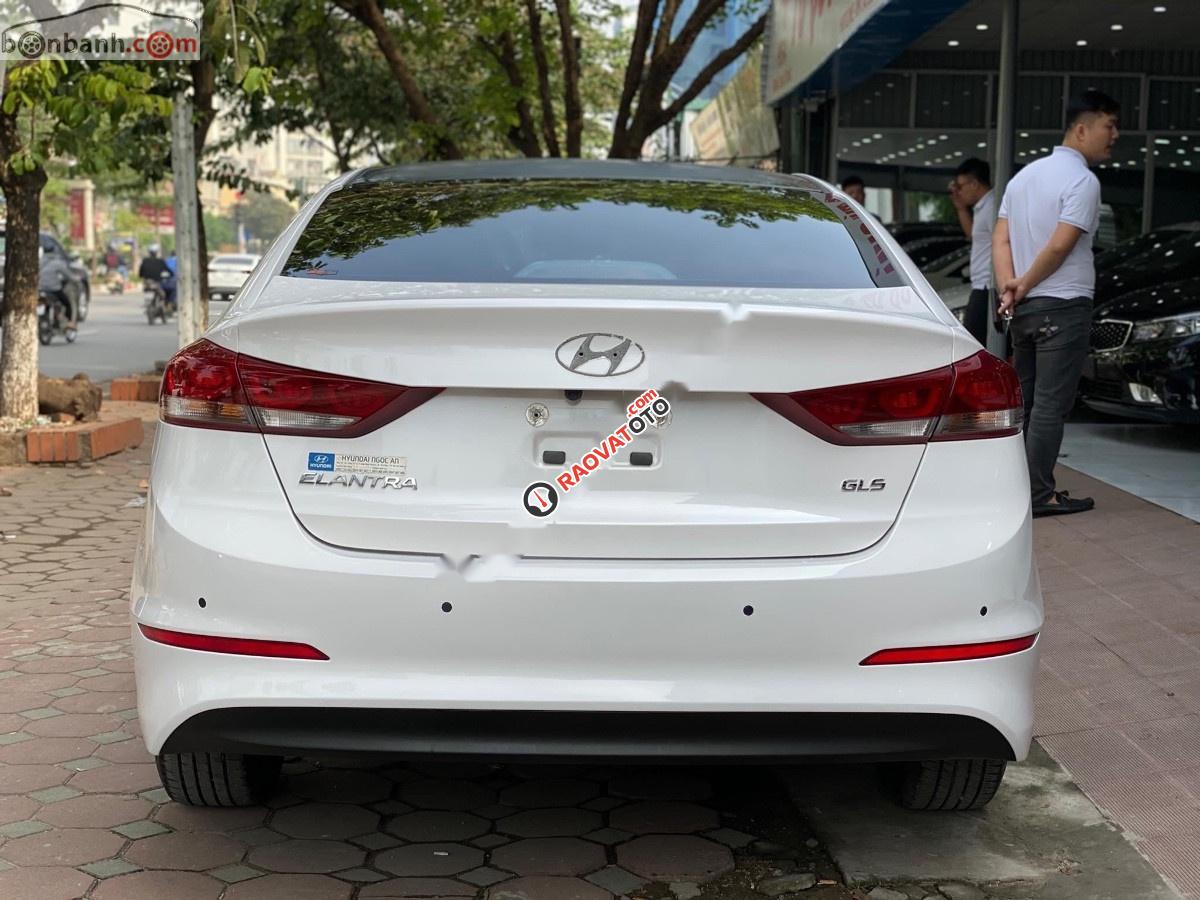 Cần bán xe Hyundai Elantra 1.6AT đời 2016, màu trắng, giá chỉ 575 triệu-0