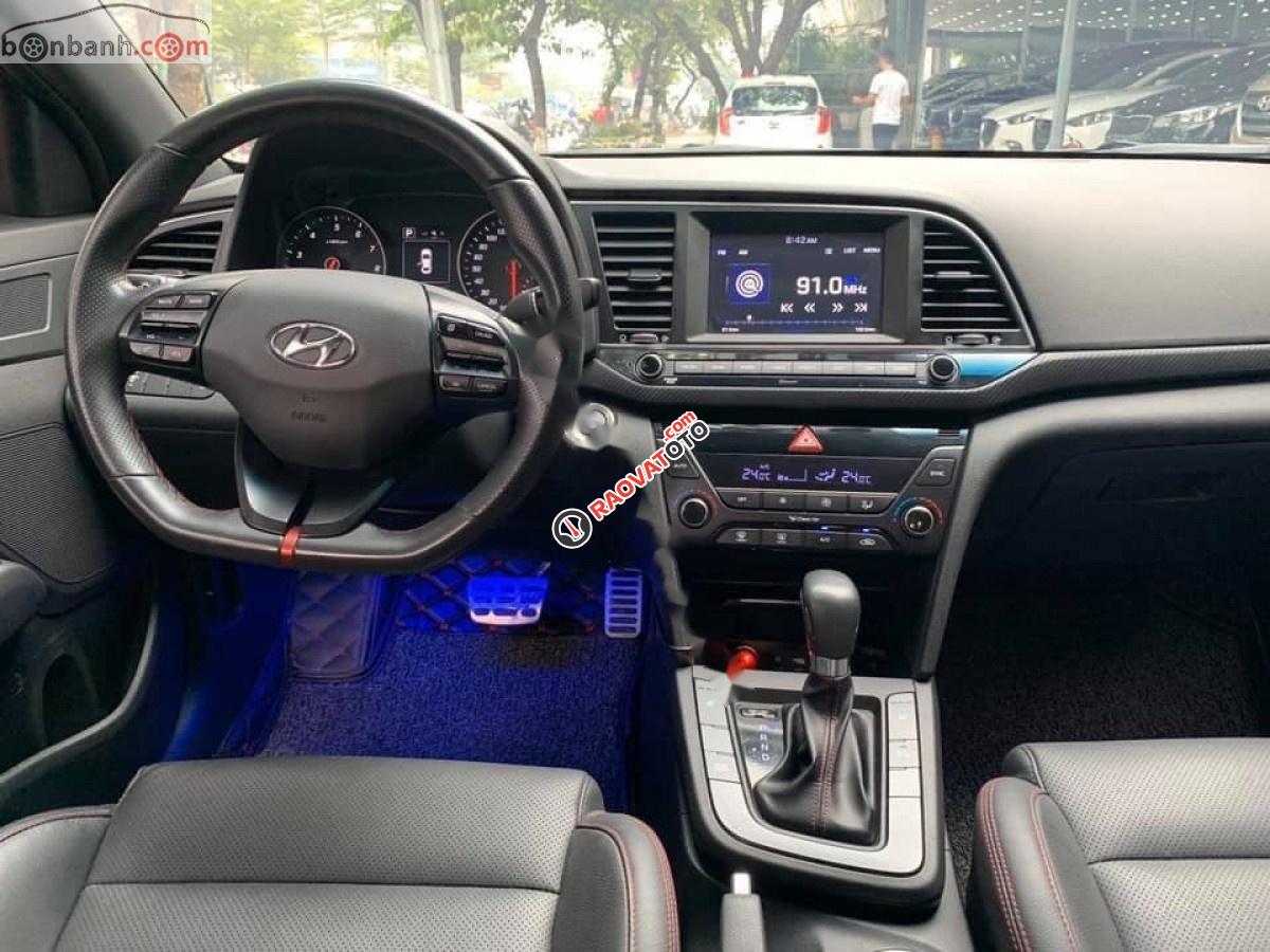 Bán Hyundai Elantra 1.6 Turbo năm sản xuất 2018, màu đỏ, giá tốt-2