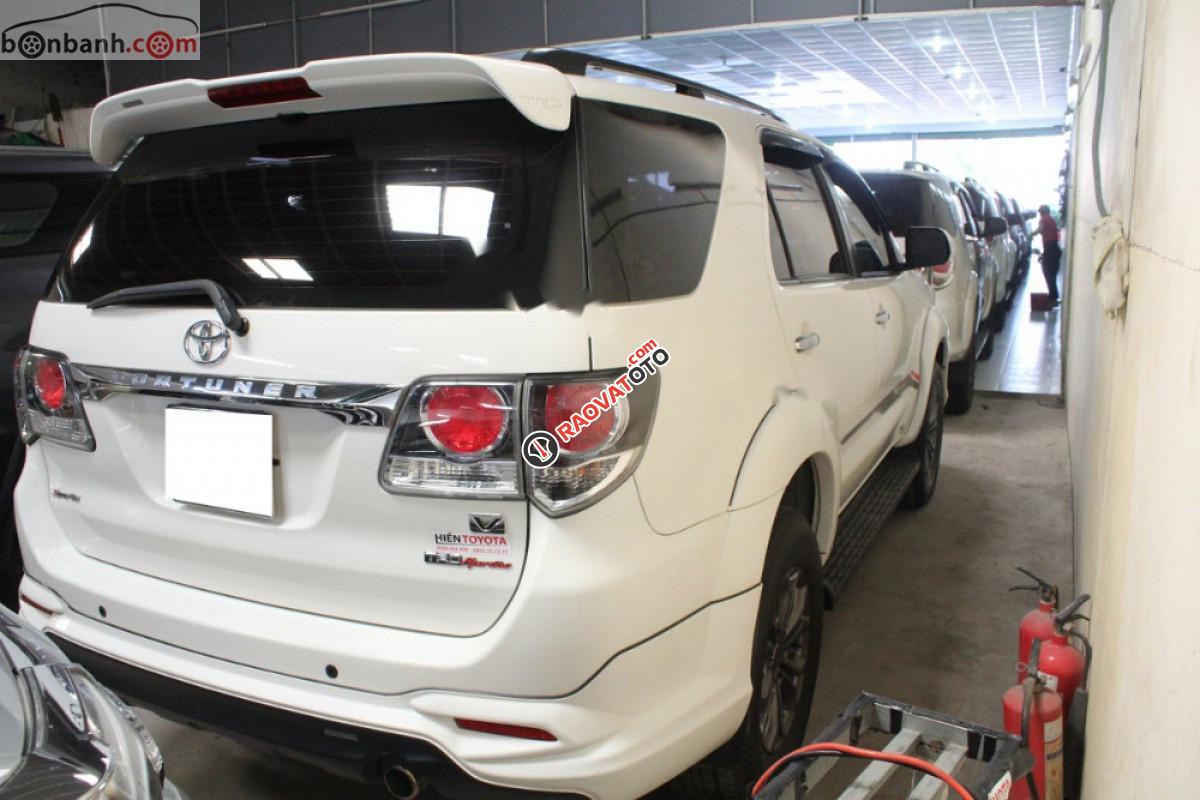 Bán xe Toyota Fortuner TRD Sportivo 4x2 AT 2016, màu trắng số tự động, 850 triệu-7