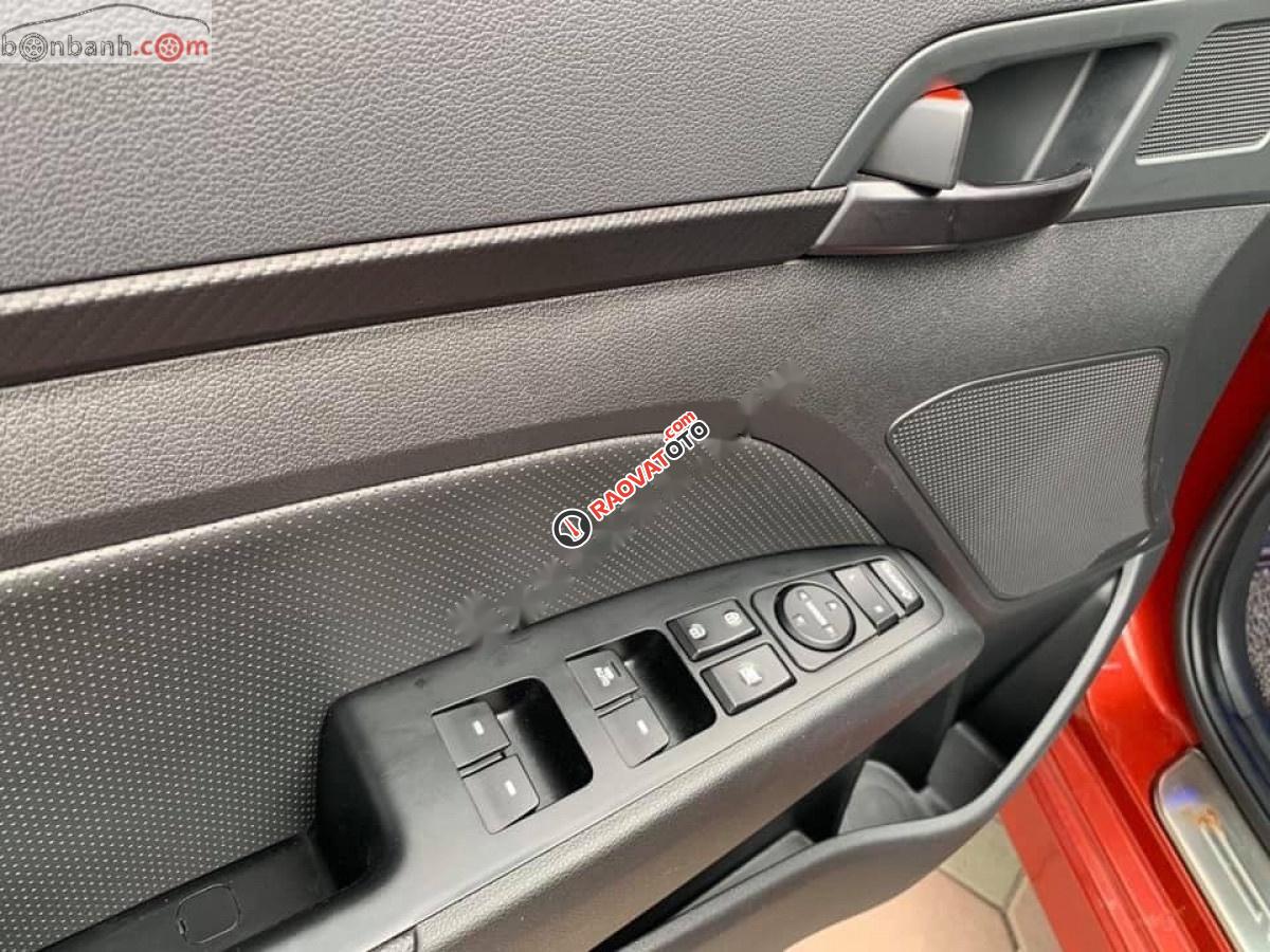 Bán Hyundai Elantra 1.6 Turbo năm sản xuất 2018, màu đỏ, giá tốt-0