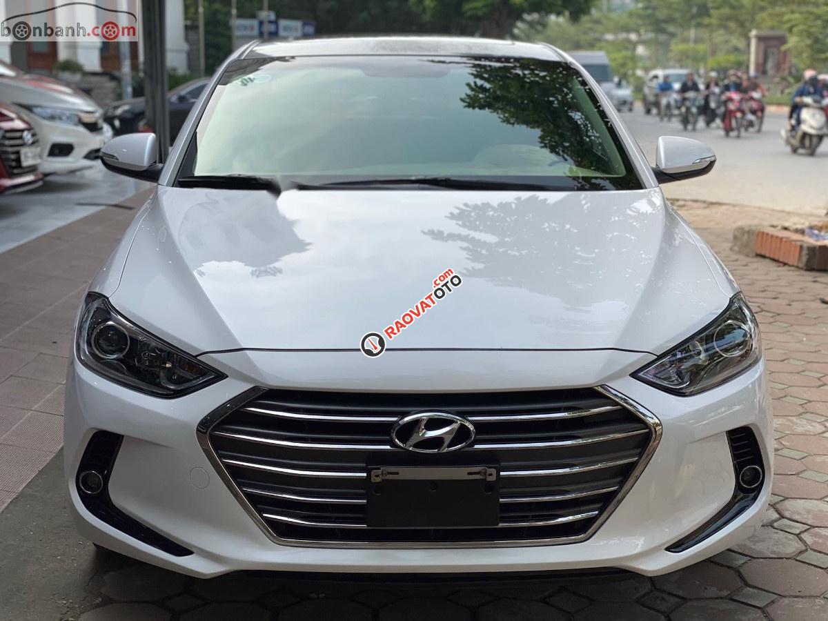 Cần bán xe Hyundai Elantra 1.6AT đời 2016, màu trắng, giá chỉ 575 triệu-1