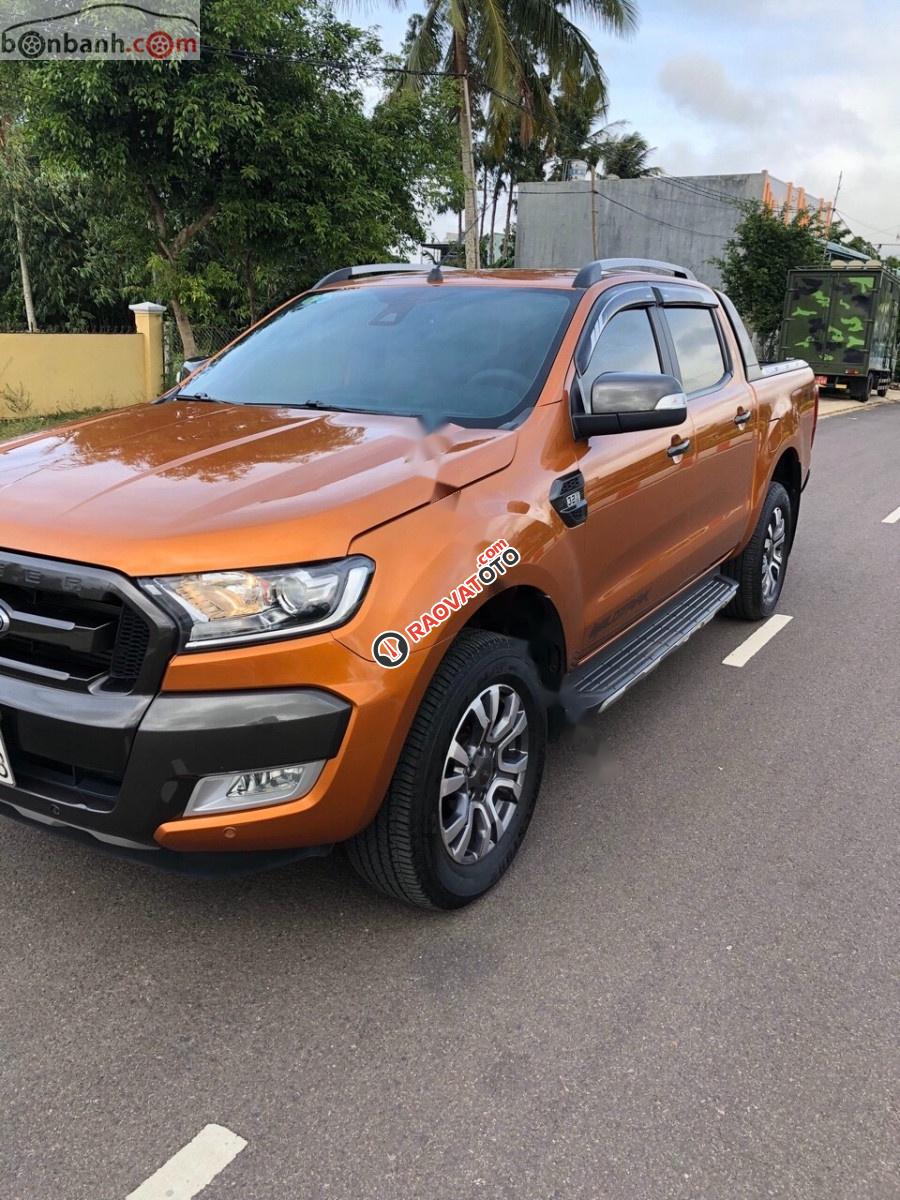 Cần bán xe Ford Ranger 3.2 đời 2016, màu vàng, nhập khẩu nguyên chiếc -1