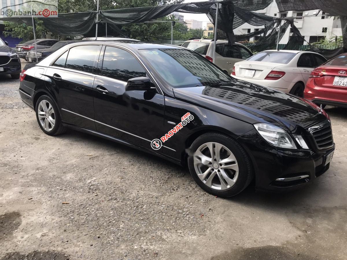 Cần bán gấp xe cũ Mercedes E250 2010, màu đen-6