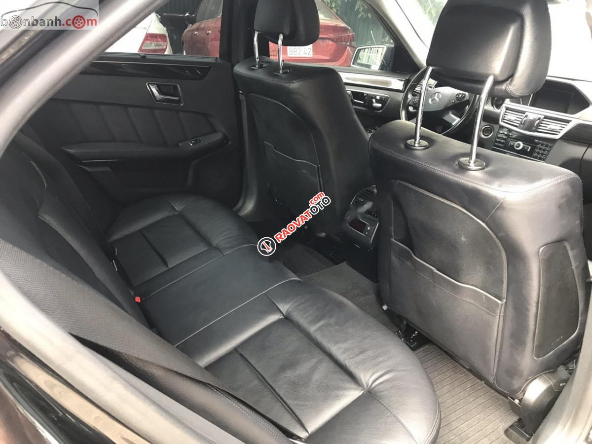Cần bán gấp xe cũ Mercedes E250 2010, màu đen-0