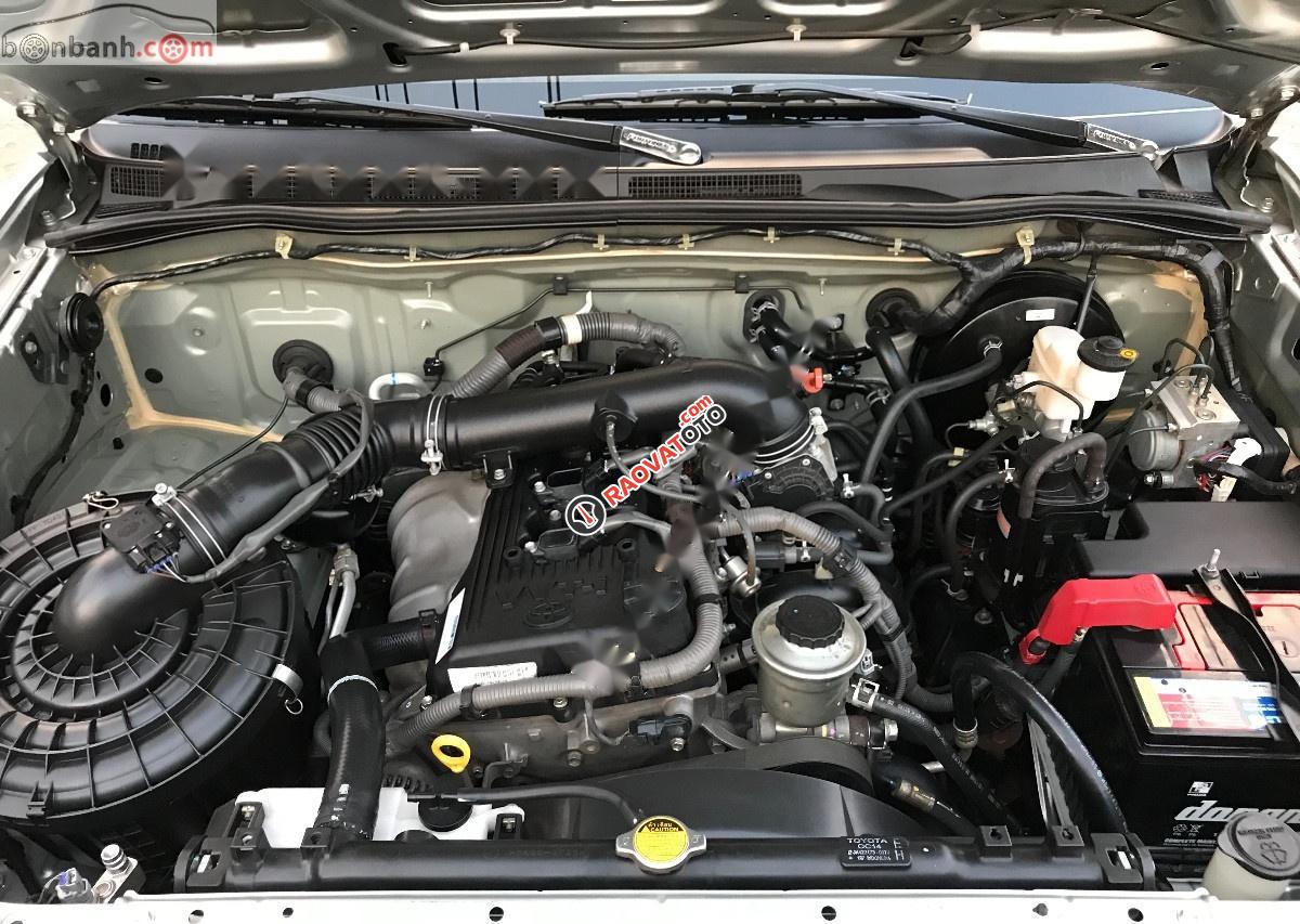 Cần bán Toyota Fortuner 2.7V đời 2013, màu bạc giá cạnh tranh-2