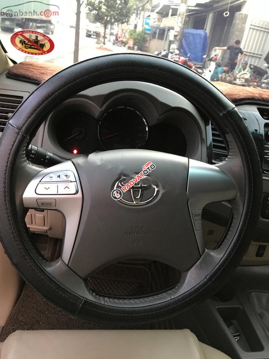 Cần bán Toyota Fortuner 2.7V đời 2013, màu bạc giá cạnh tranh-4