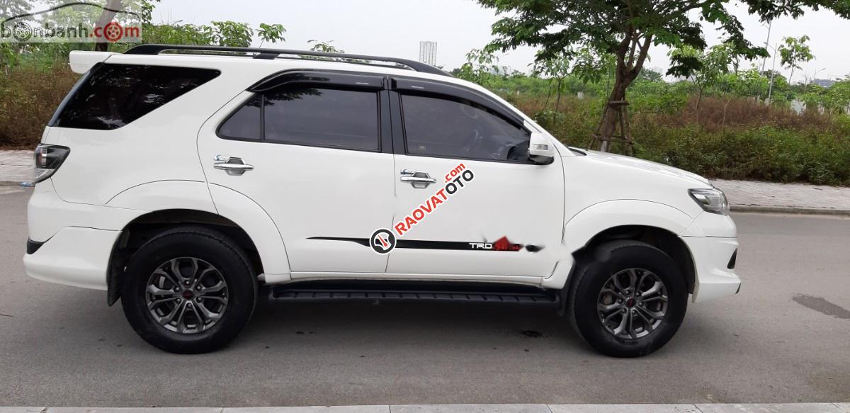 Bán Toyota Fortuner TRD Sportivo 4x2 AT đời 2015, màu trắng-4