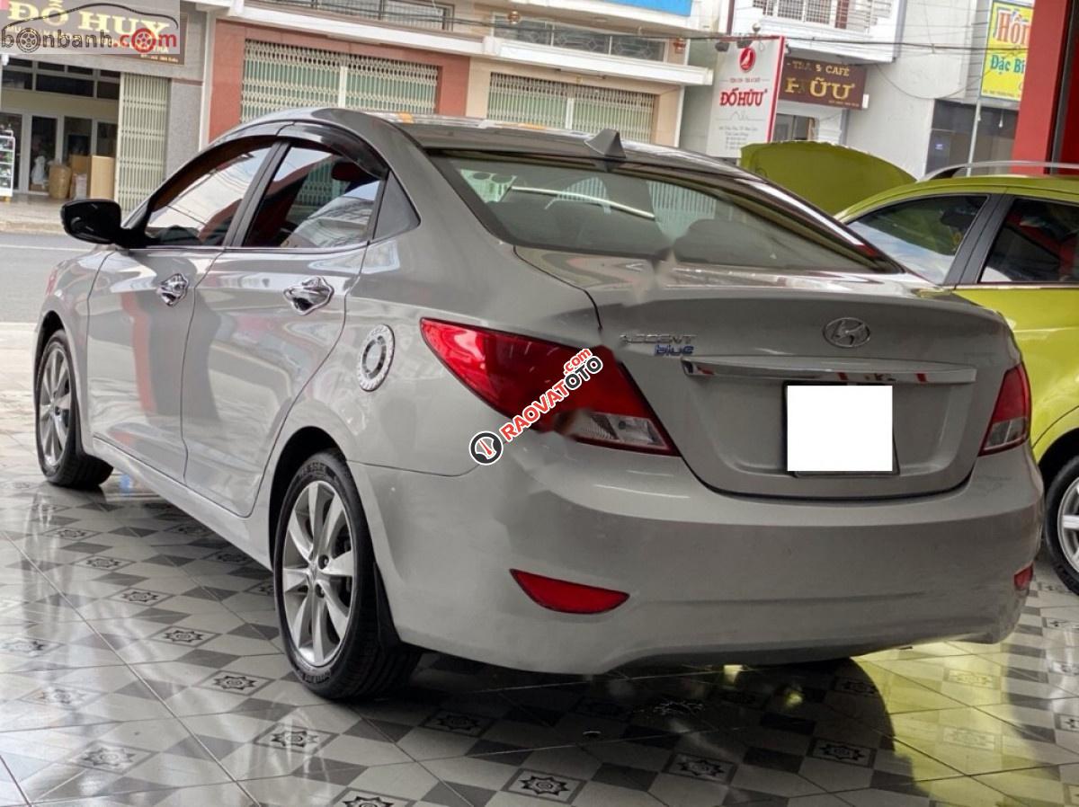 Bán Hyundai Accent 1.4 MT sản xuất 2015, màu bạc, nhập khẩu Hàn Quốc xe gia đình -4