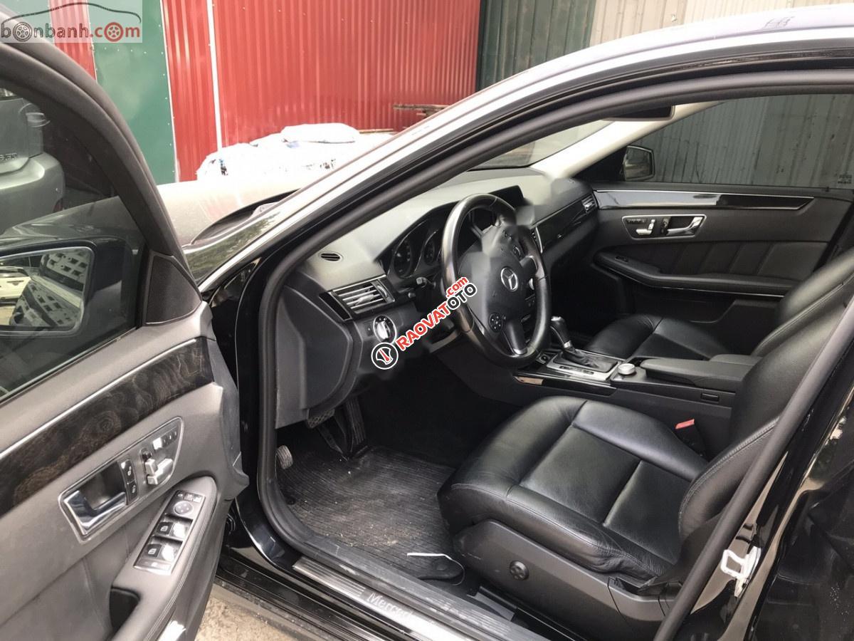 Cần bán gấp xe cũ Mercedes E250 2010, màu đen-1