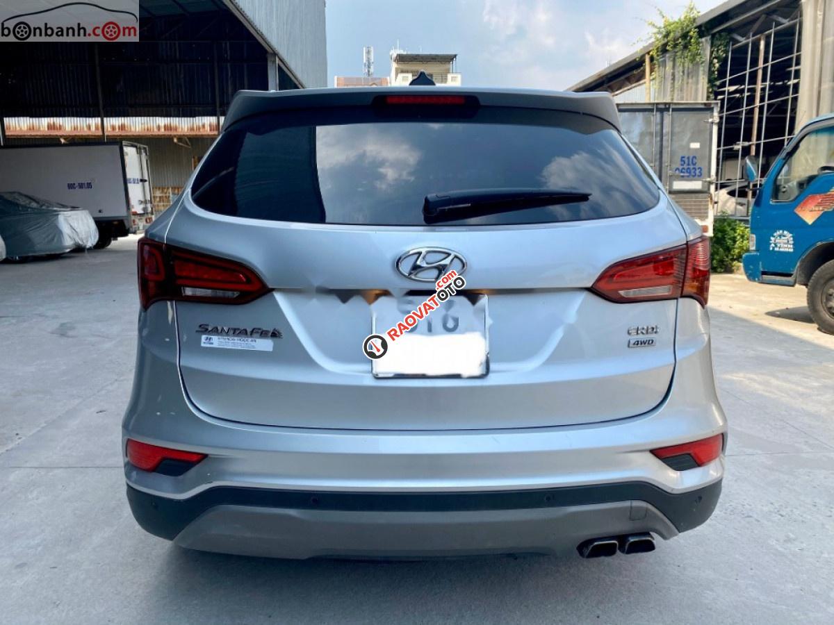 Cần bán Hyundai Santa Fe 2.2L 4WD 2017, màu bạc-9
