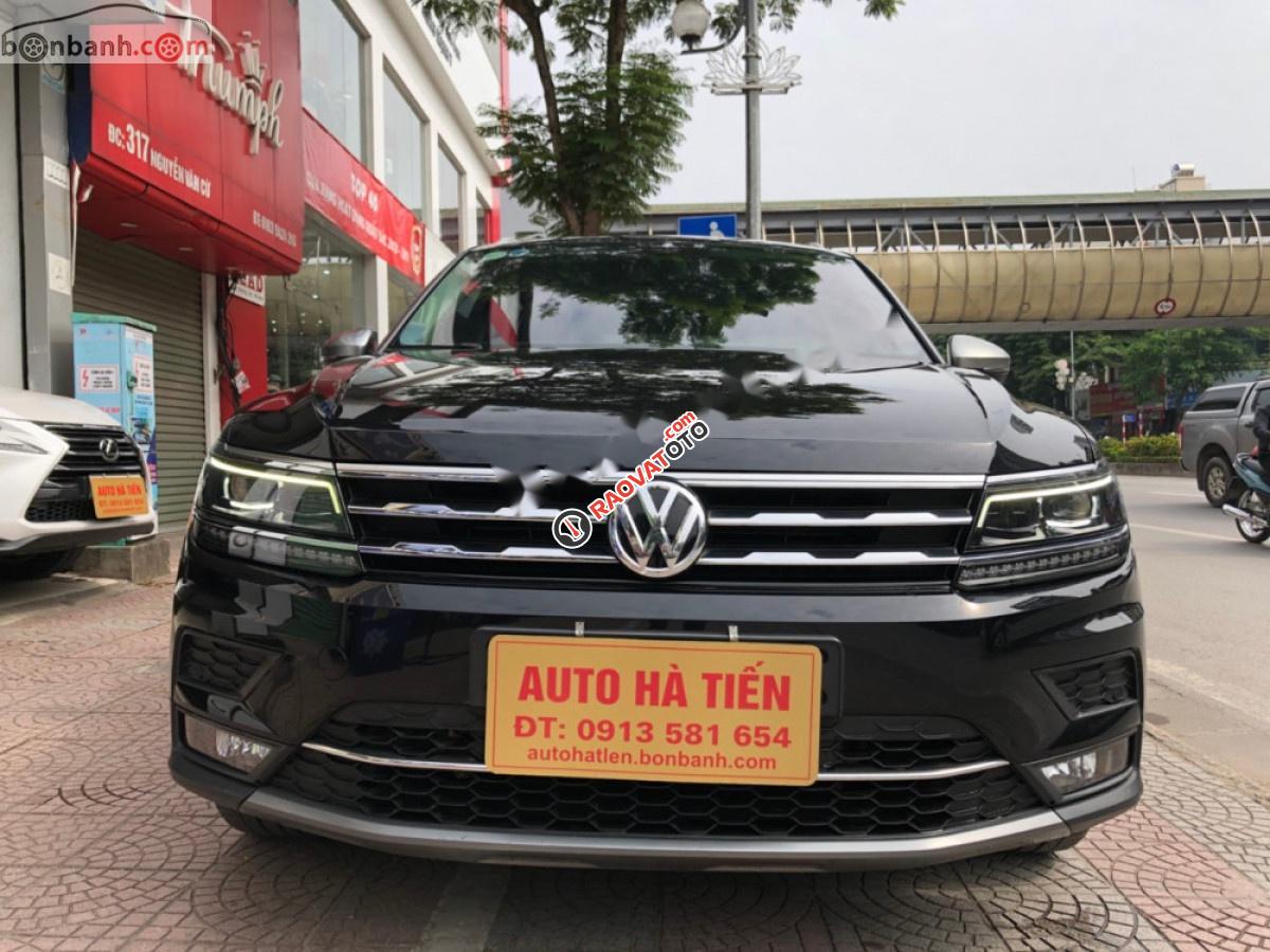 Bán Volkswagen Tiguan năm sản xuất 2017, màu đen, xe nhập, số tự động-9