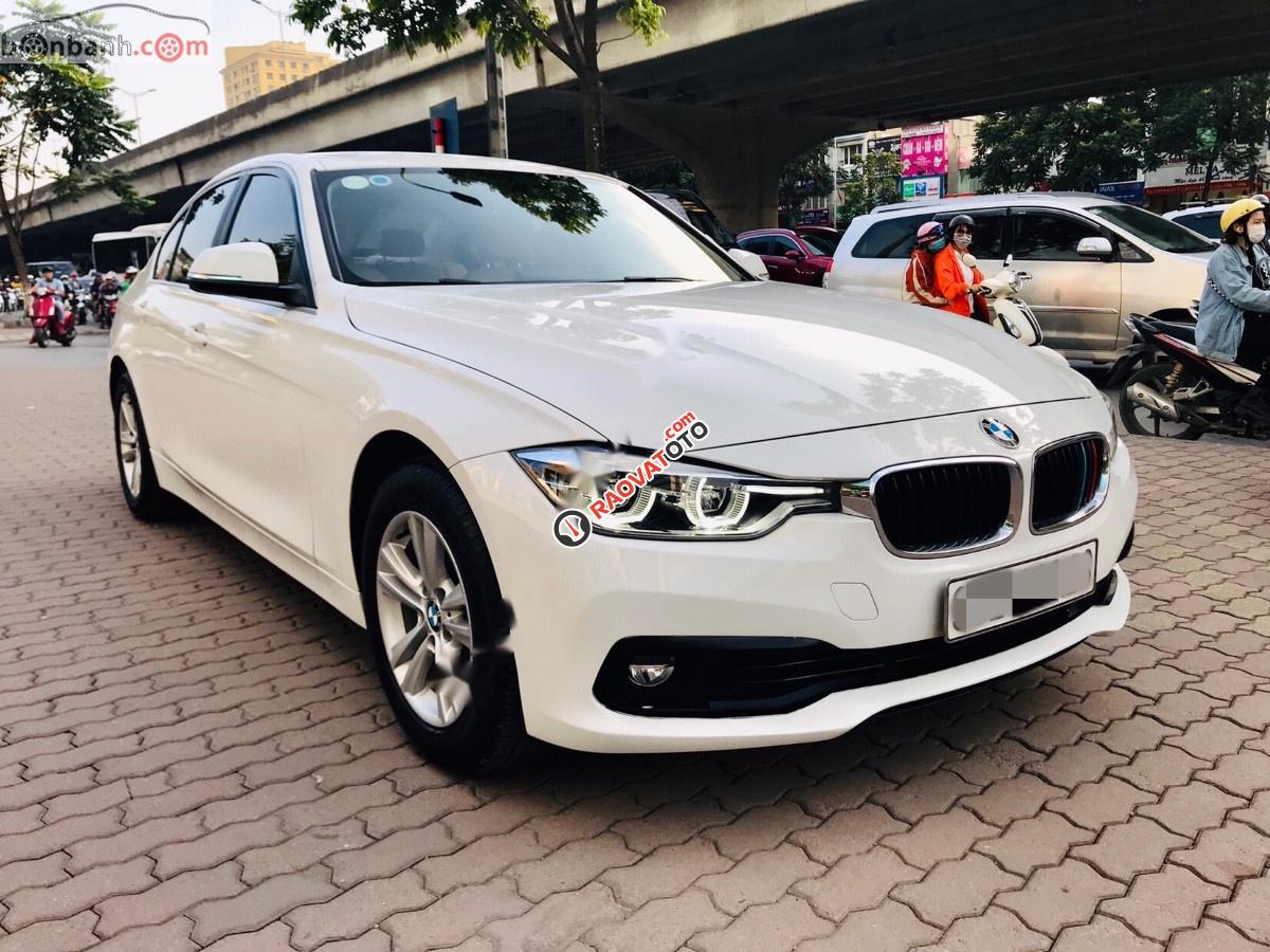 Cần bán lại xe BMW 3 Series 320i năm sản xuất 2016, màu trắng, nhập khẩu nguyên chiếc-7