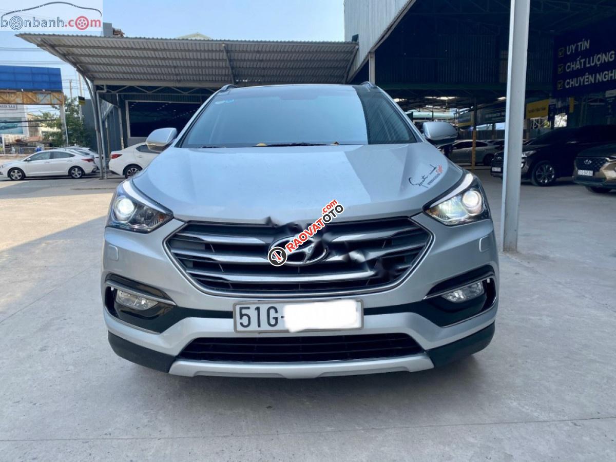 Cần bán Hyundai Santa Fe 2.2L 4WD 2017, màu bạc-8