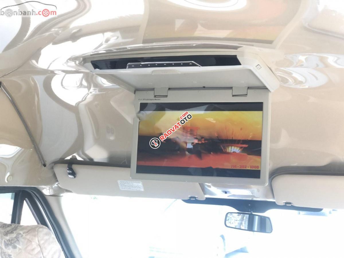 Xe Ford Transit Luxury năm sản xuất 2017, màu bạc-0