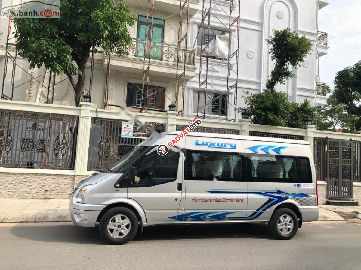 Xe Ford Transit Luxury năm sản xuất 2017, màu bạc-9