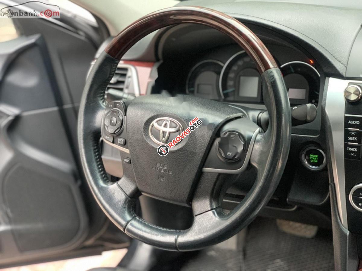 Cần bán xe Toyota Camry Q năm 2014, màu đen-8