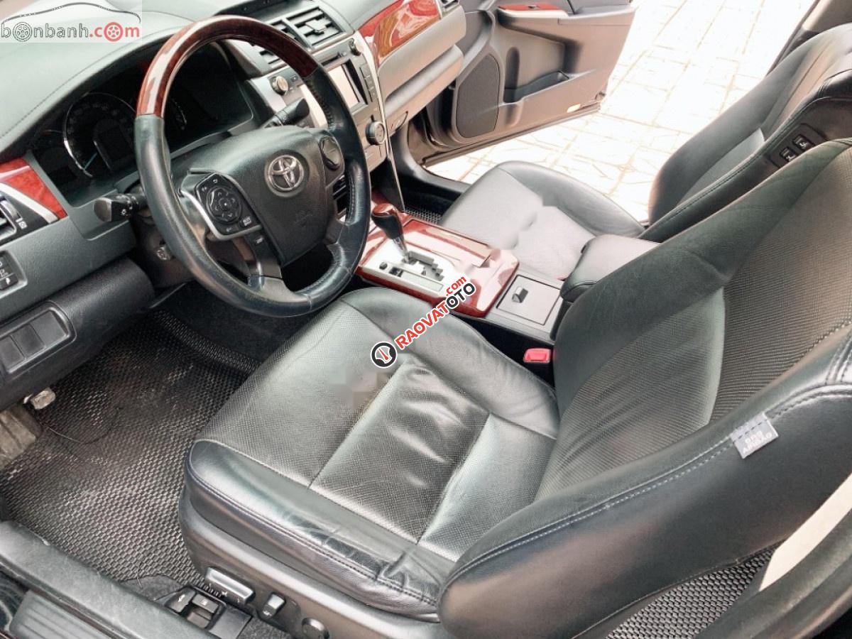 Cần bán xe Toyota Camry Q năm 2014, màu đen-9