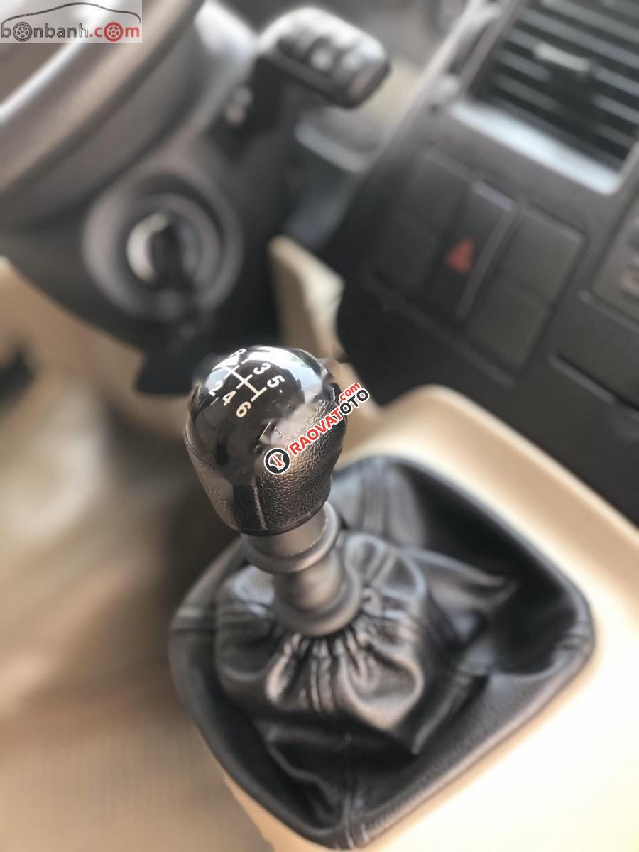 Xe Ford Transit Luxury năm sản xuất 2017, màu bạc-3