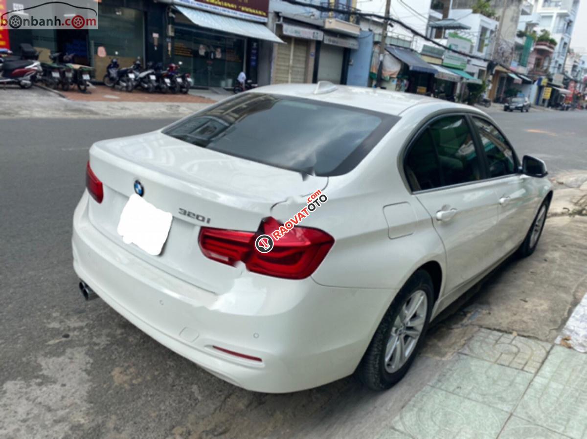 Bán BMW 3 Series 320i năm 2016, màu trắng, nhập khẩu-2