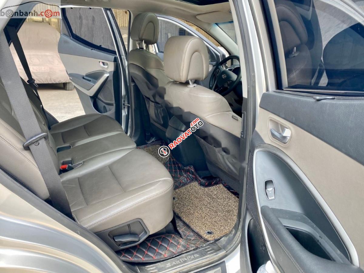 Cần bán Hyundai Santa Fe 2.2L 4WD 2017, màu bạc-5