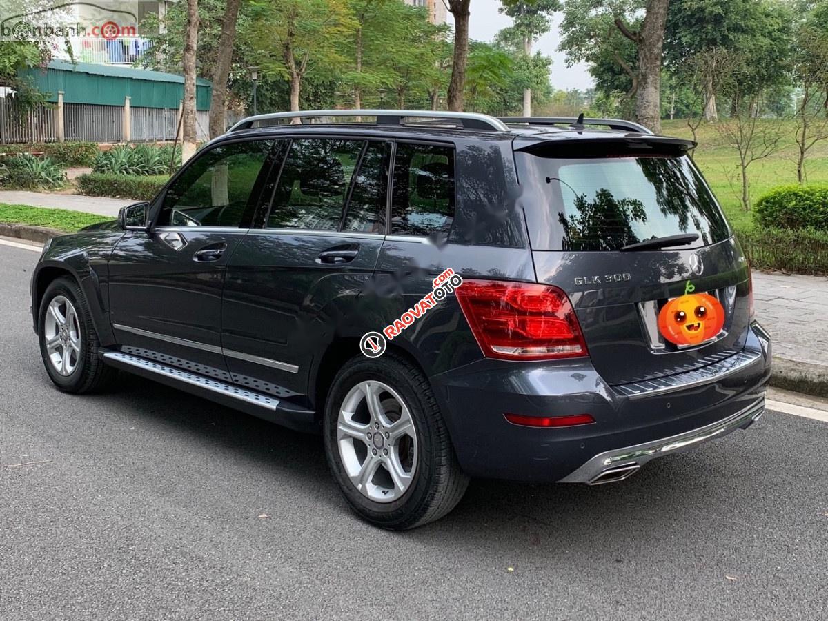 Cần bán lại xe Mercedes GLK300 4Matic đời 2012, màu xám-3