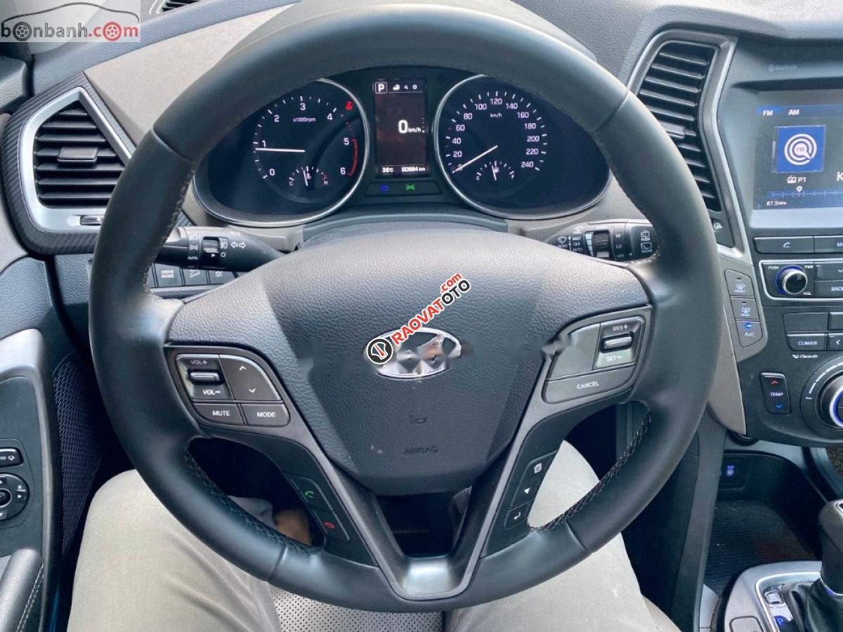 Cần bán Hyundai Santa Fe 2.2L 4WD 2017, màu bạc-3