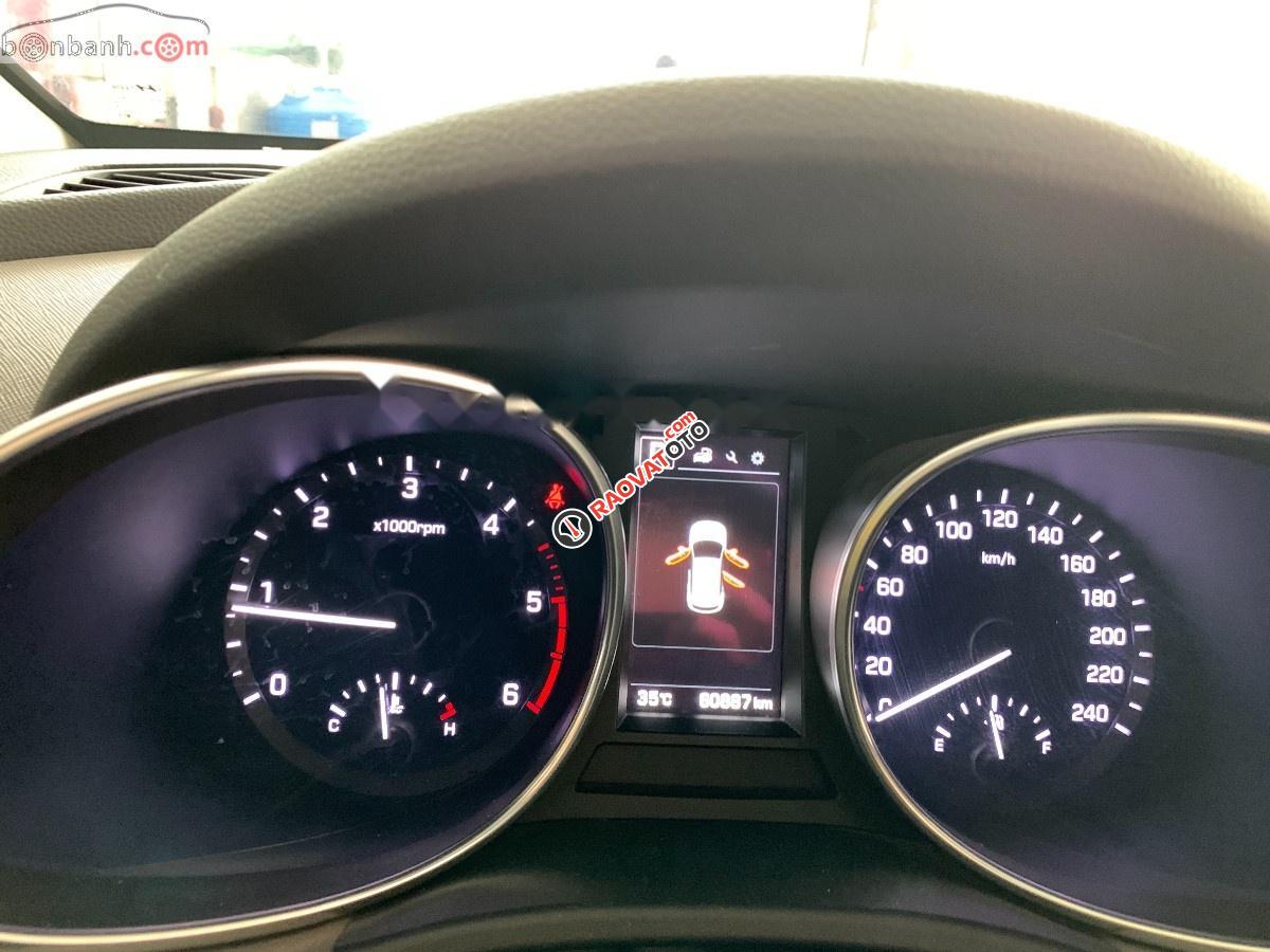 Cần bán Hyundai Santa Fe 2.2L 4WD đời 2017, màu bạc số tự động-0