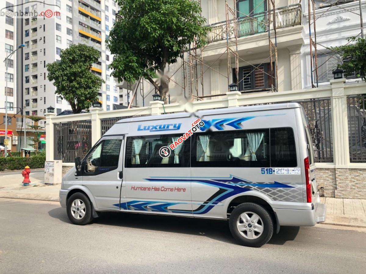 Xe Ford Transit Luxury năm sản xuất 2017, màu bạc-1