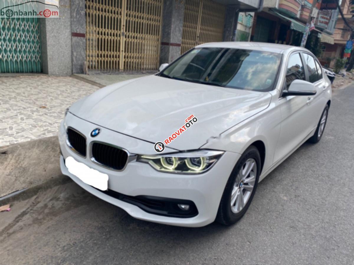 Bán BMW 3 Series 320i năm 2016, màu trắng, nhập khẩu-9