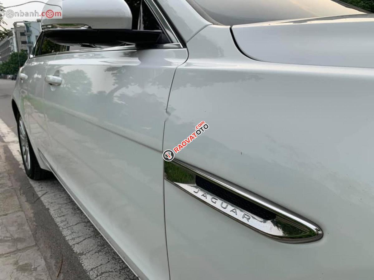 Cần bán Jaguar XF 2.0 AT 2016, màu trắng, nhập khẩu  -1