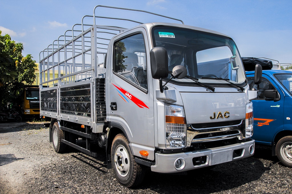 Xe tải JAC 1.99 tấn, máy Isuzu-0