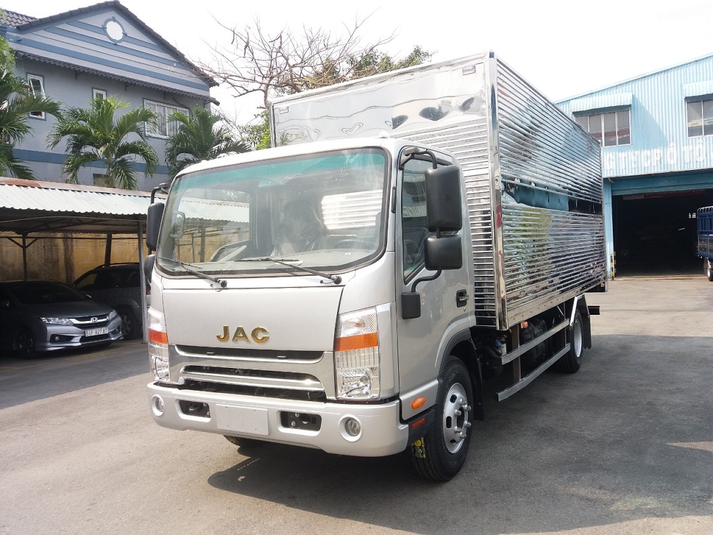 Xe tải JAC 1.99 tấn, máy Isuzu-1