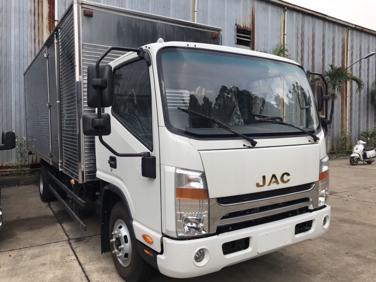 Xe tải JAC 1.99 tấn, máy Isuzu-4