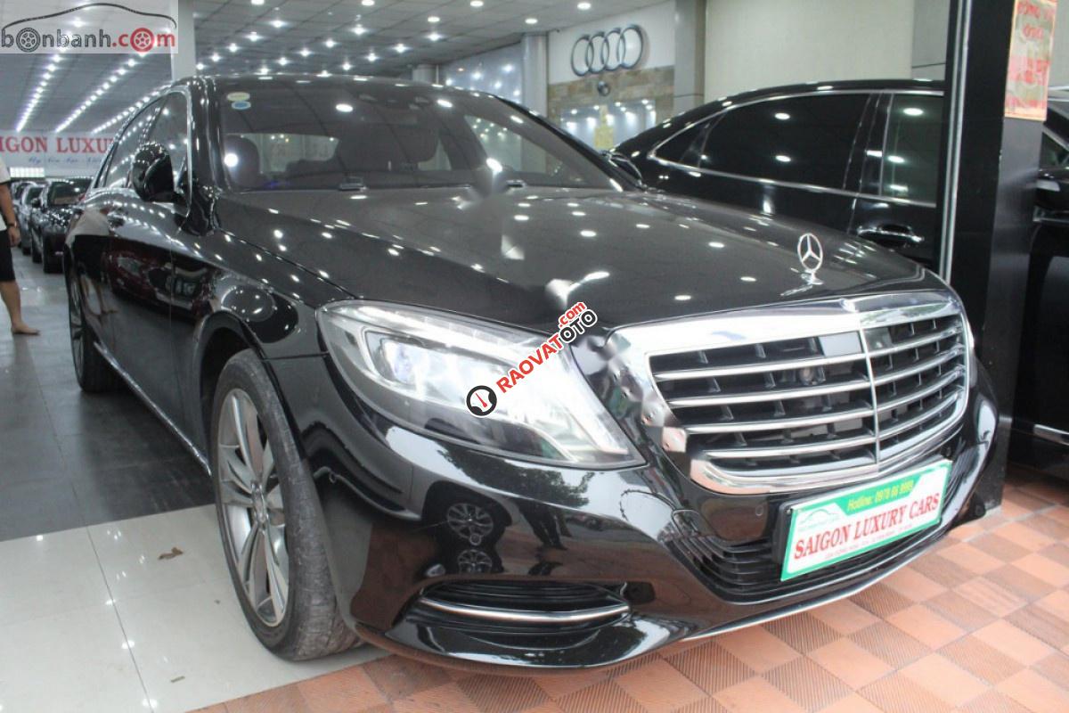 Cần bán lại xe Mercedes năm sản xuất 2014, màu đen xe nguyên bản-8