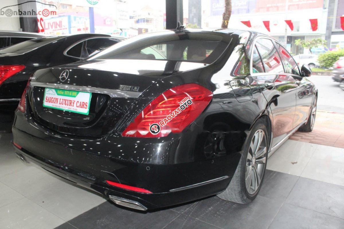 Cần bán lại xe Mercedes năm sản xuất 2014, màu đen xe nguyên bản-9