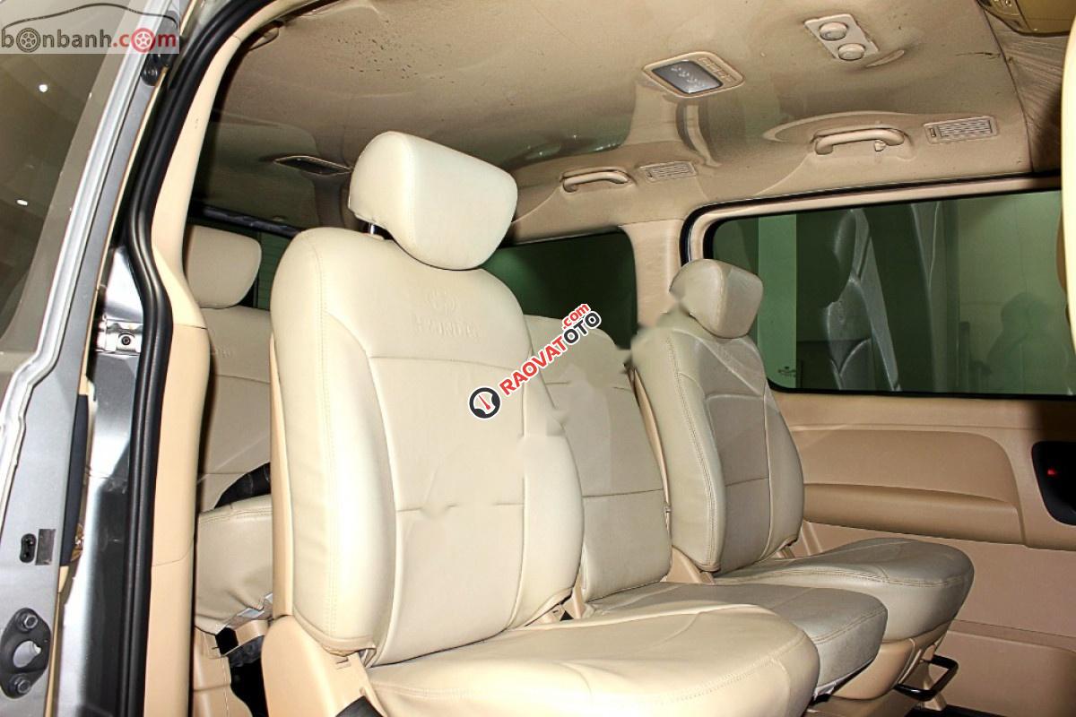 Bán Hyundai Grand Starex 2.5 MT 2012, nhập khẩu số sàn, giá cạnh tranh-0