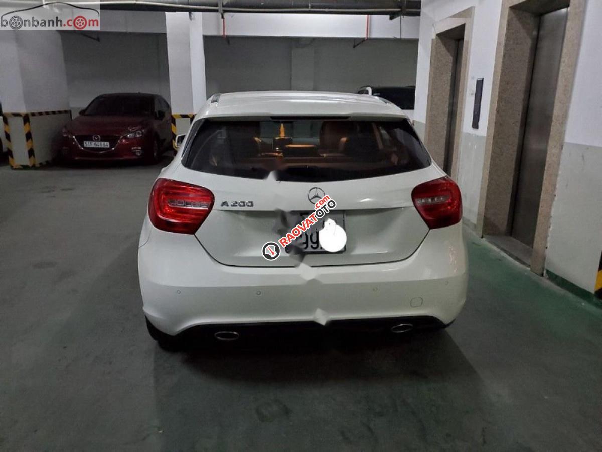 Bán Mercedes A200 năm sản xuất 2014, màu trắng, xe ít sử dụng-2