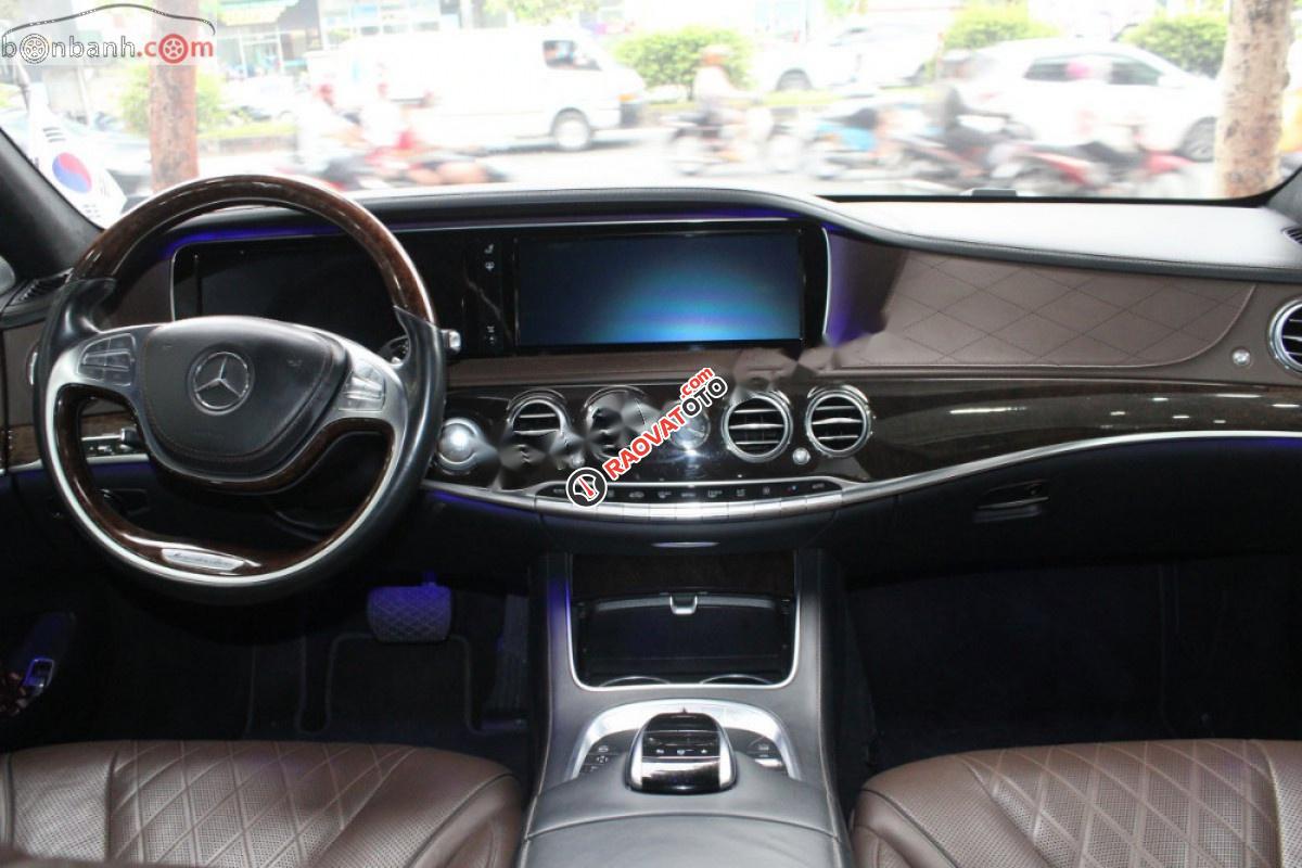 Cần bán lại xe Mercedes năm sản xuất 2014, màu đen xe nguyên bản-2