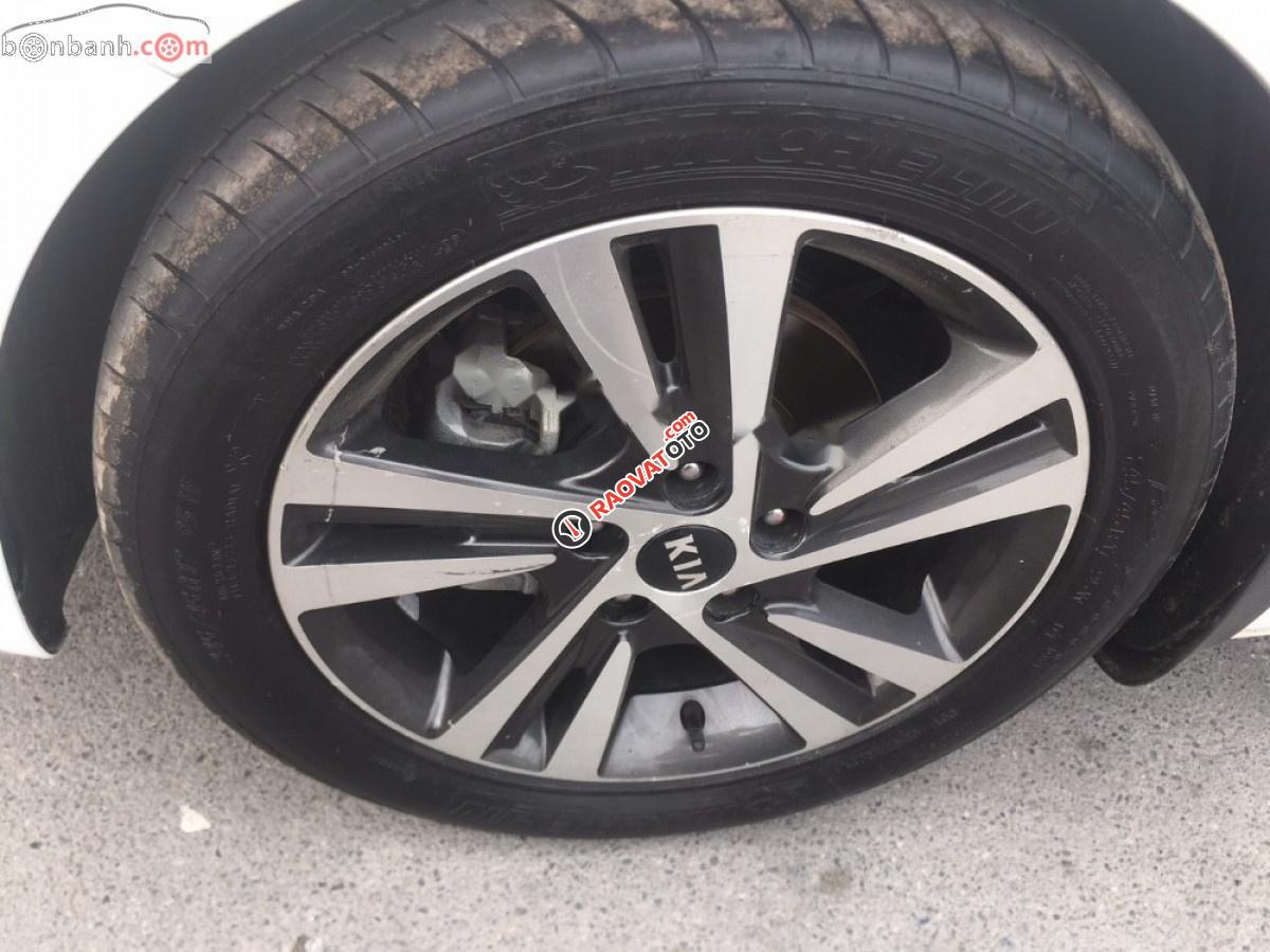 Bán Kia Cerato 1.6AT 2017, màu trắng, 570tr-6
