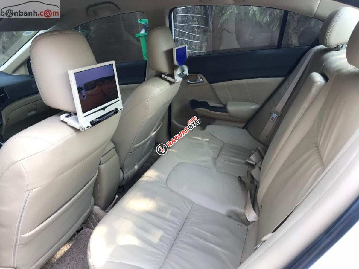 Bán Honda Civic 2015, màu trắng, 690tr-0