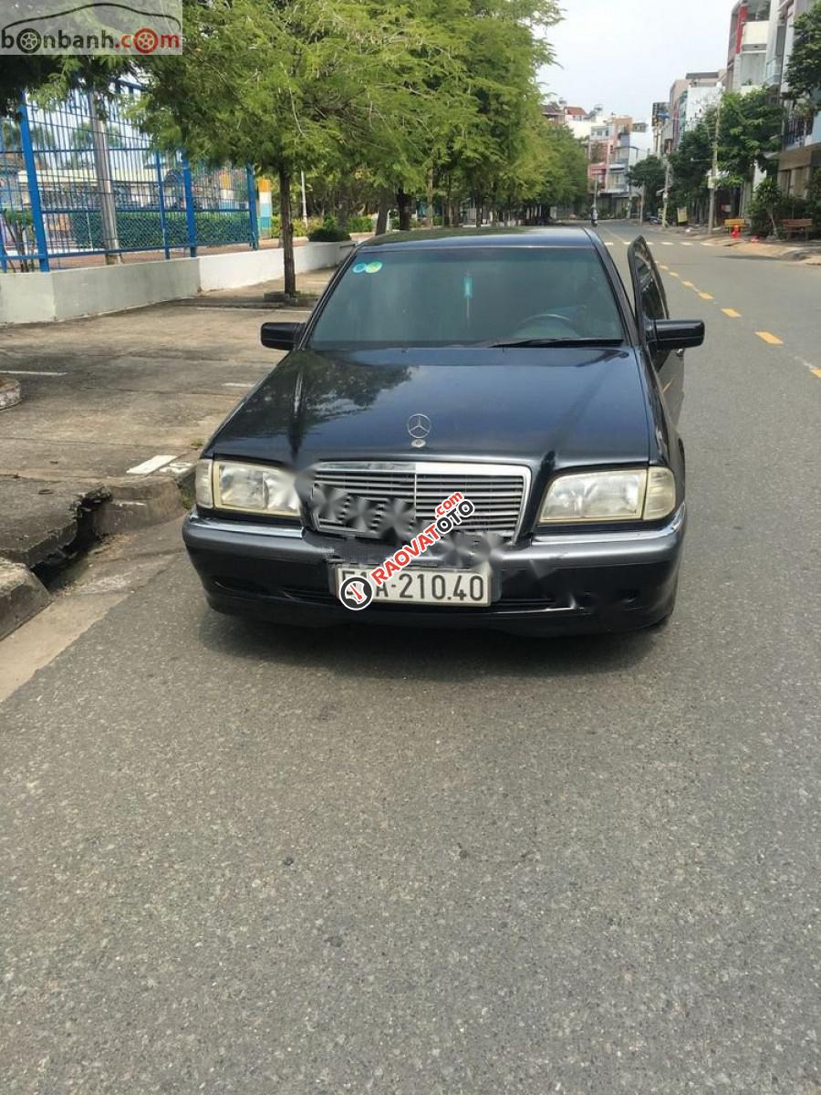 Bán Mercedes đời 2000, màu đen xe còn mới-4