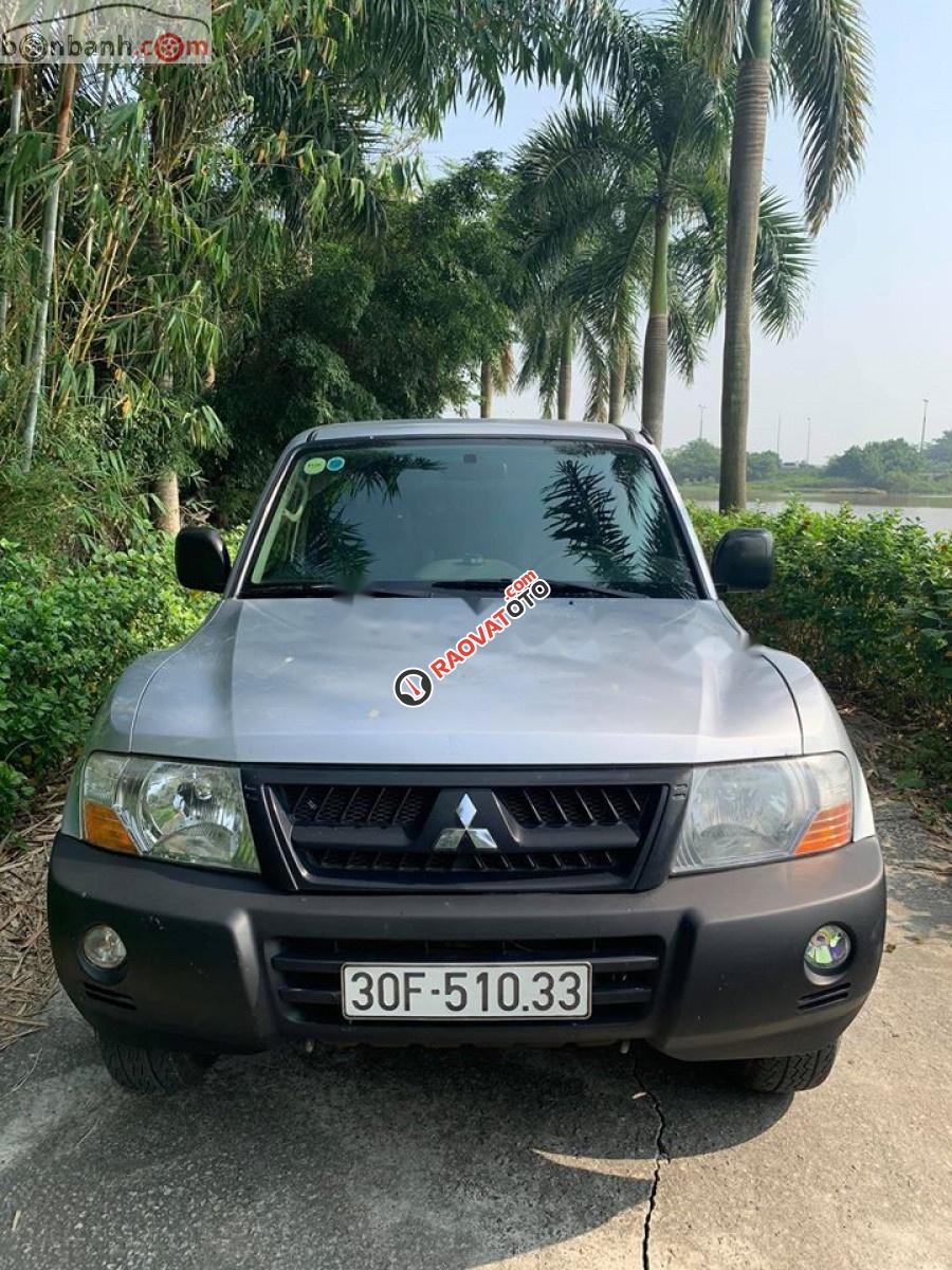 Bán xe Mitsubishi Pajero 3.0 năm sản xuất 2005, màu bạc chính chủ-0