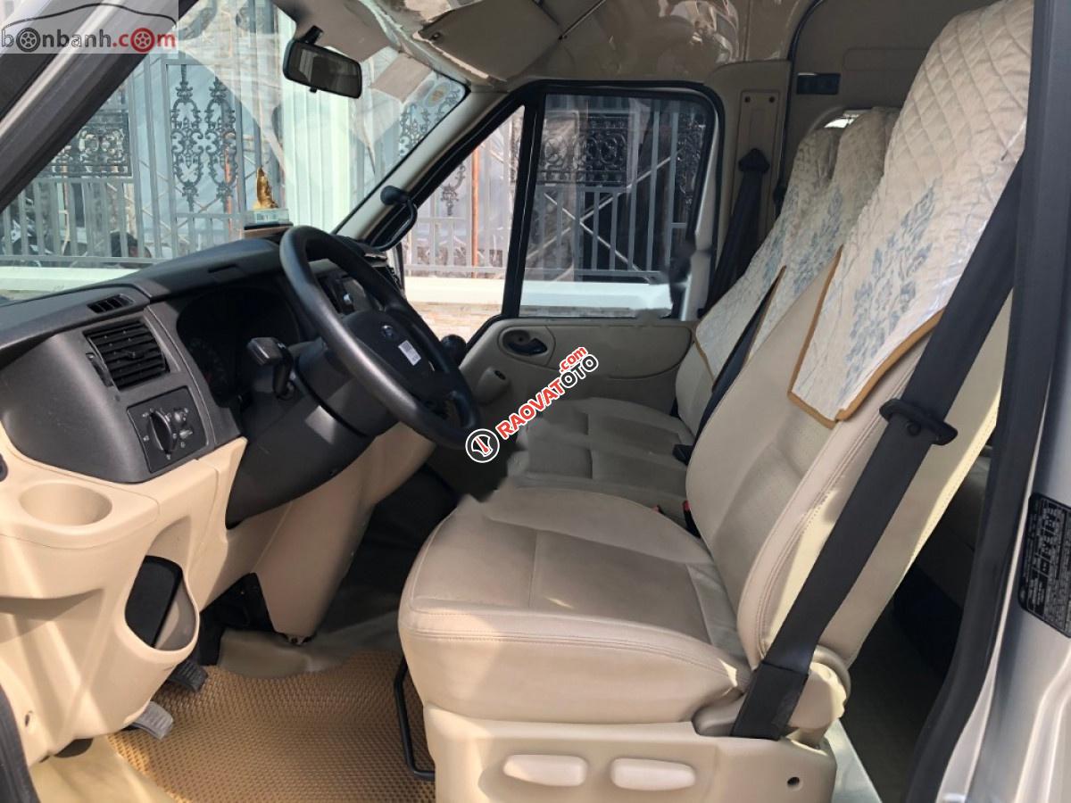 Cần bán Ford Transit Luxury năm 2017, màu bạc-3