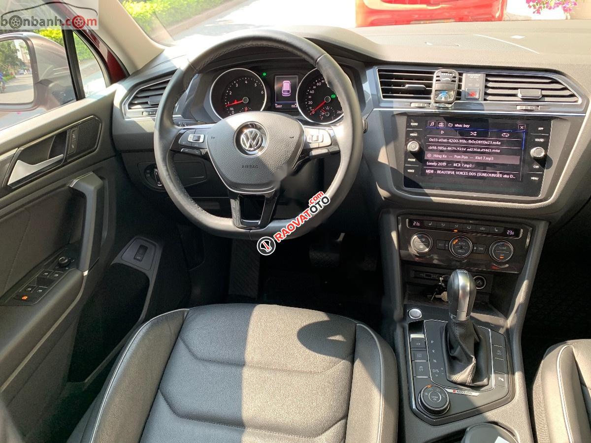 Bán ô tô Volkswagen Tiguan sản xuất 2019, màu đỏ, xe nhập chính hãng-4